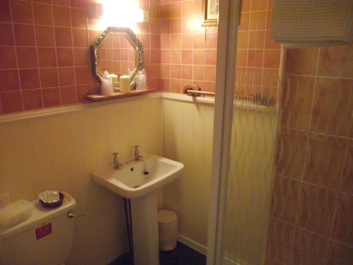 The Molly House 4*